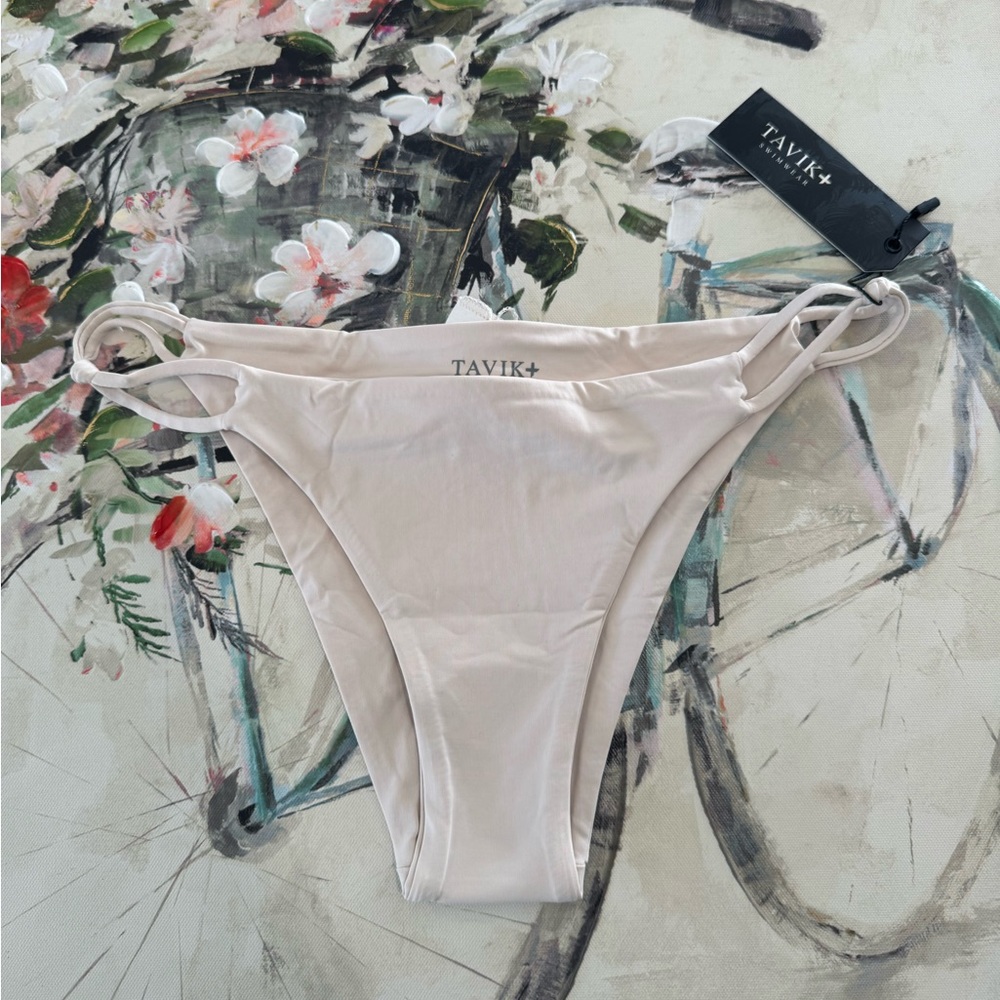 🍒🤍TAVIK moderate coverage swimming bottom 🤍